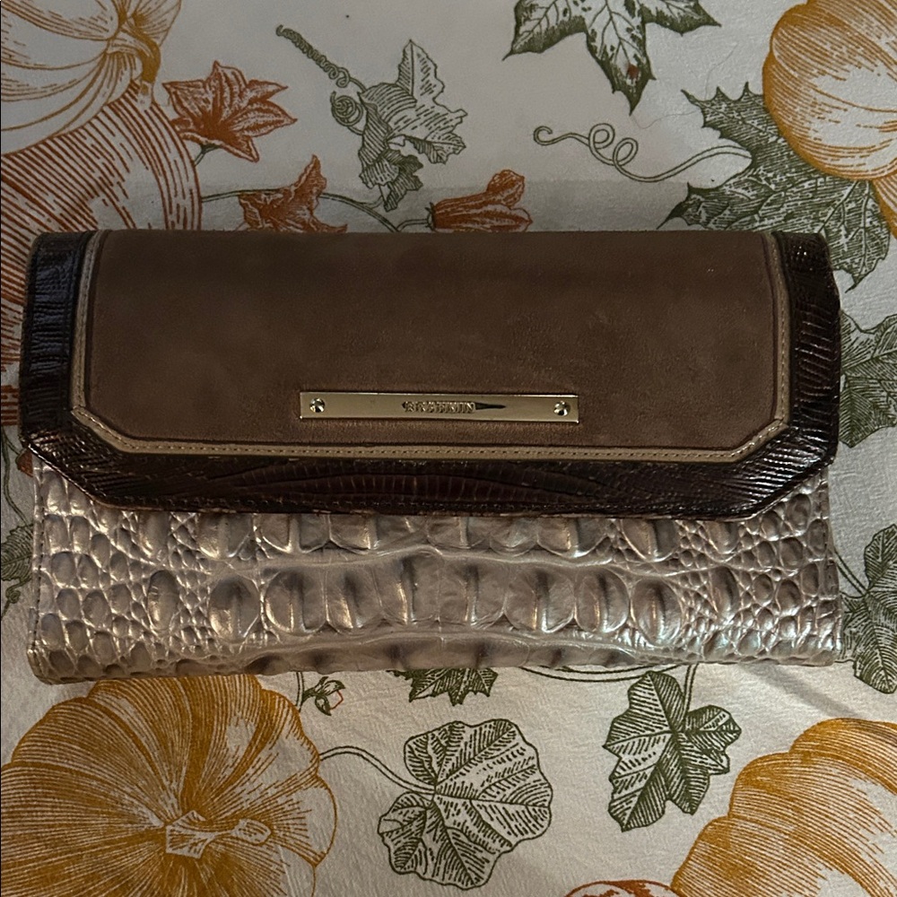 Brahmin wallet